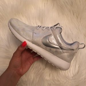 Nike silver shimmer running shoes
